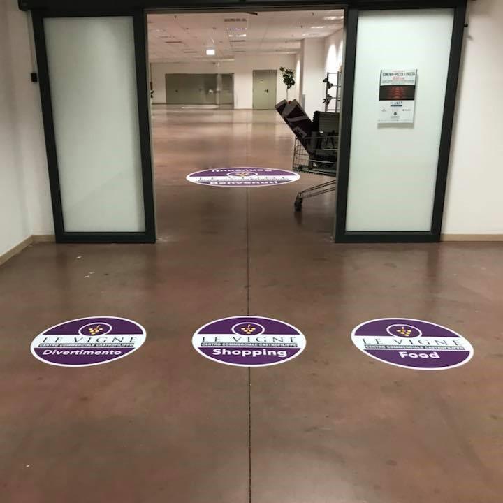 Adesivo calpestabile in PVC per pavimenti - immagine 5