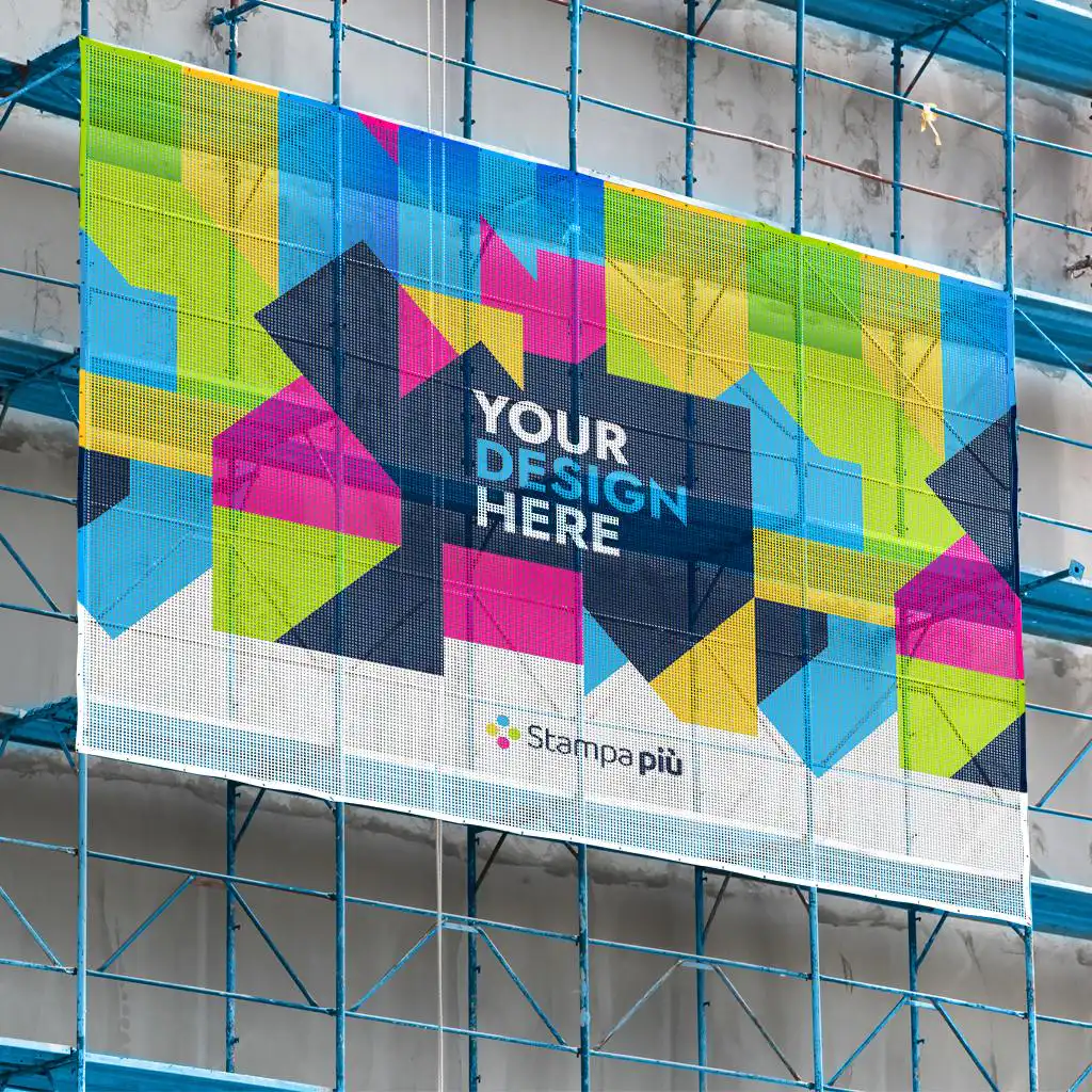 Striscione Mesh microforato in PVC 280 gr, leggero e ignifugo, ideale per pubblicità outdoor su ponteggi, facciate e impalcature in zone ventose