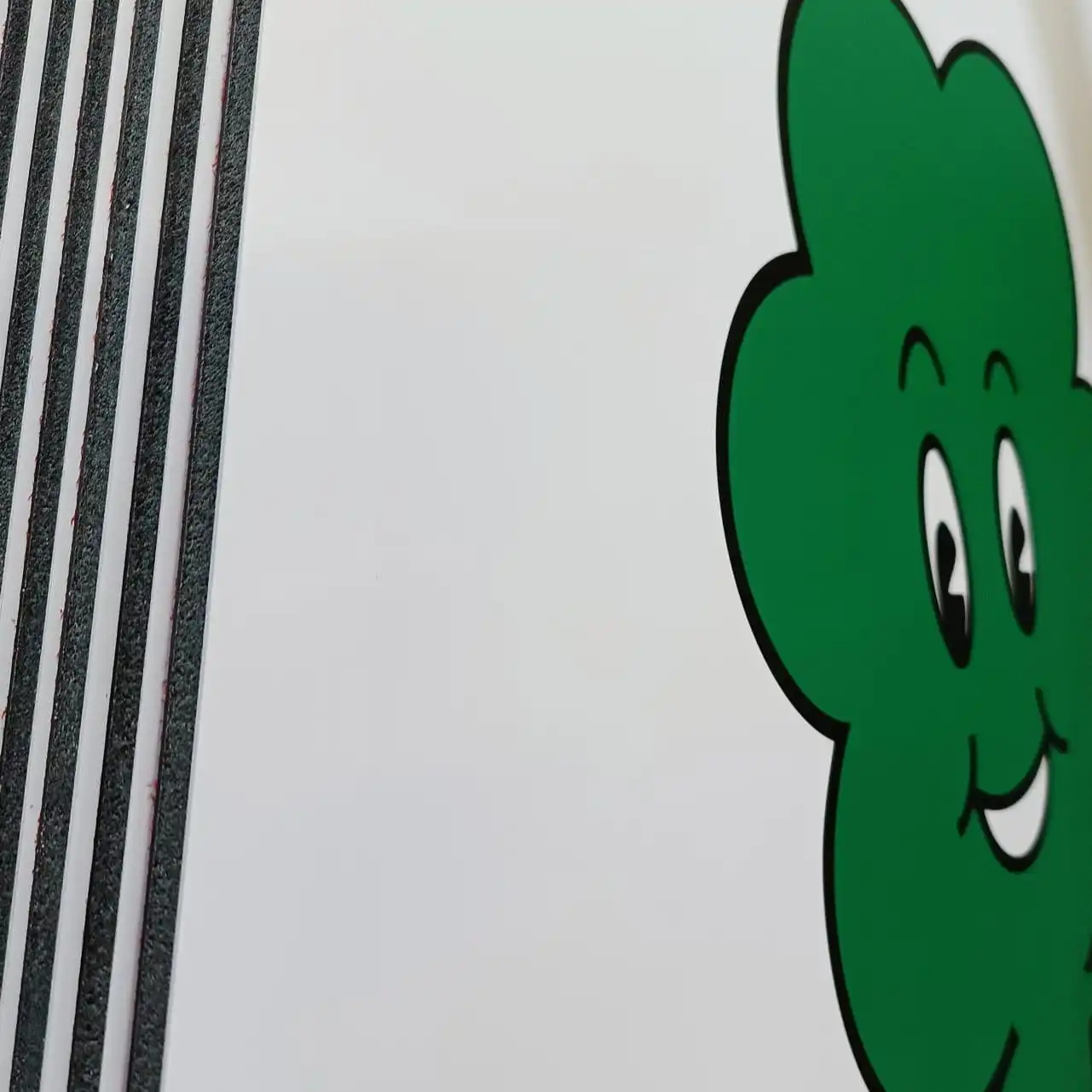 pannelli piuma personalizzati con bordo nero